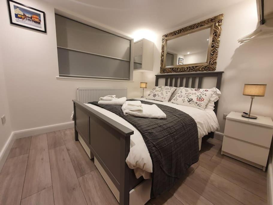Luton Town Centre Executive Apartment Buitenkant foto