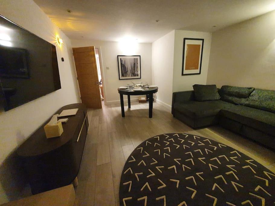 Luton Town Centre Executive Apartment Buitenkant foto